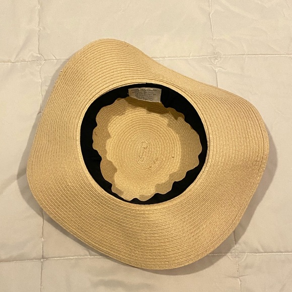 🛍SOLD🛍 Straw Summer Hat - Picture 3 of 4